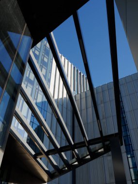 Via Faravelli ve Via Gattamelata boyunca modern bina Milano, Lombardy, İtalya