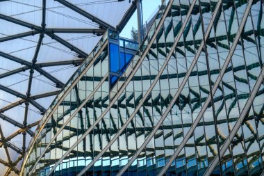Porta Nuova, Milan, Lombardy, İtalya 'daki modern binalar. Palazzo Lombardia, Piazza Citta di Lombardia, Avrupa 'nın en büyük kapalı alanı.