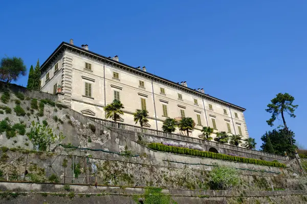 Martesana kanalı boyunca eski binalar Vaprio, Milan, Lombardy, İtalya