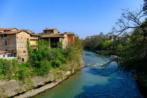 Brembate, İtalya 'nın Lombardiya eyaletinin tarihi bir kasabası.