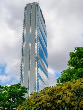 Şehir yaşamı, Milan, Lombardy, İtalya 'da üç kuleli modern ticari ve meskun bölge