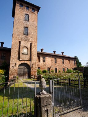 Mirazzano 'daki Ortaçağ şatosu Borromeo, Milano, Lombardy, İtalya