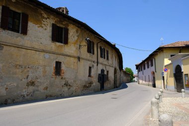 Corneliano Bertario 'daki eski binalar, Milano' nun tarihi köyü, Lombardy, İtalya