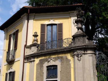 Carate Brianza 'nın eski binaları, Lombardy, İtalya, SS Ambrogio e Simpliciano kilisesi yakınlarında.