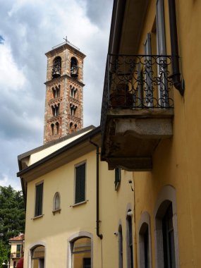 Carate Brianza 'nın eski binaları, Lombardy, İtalya, SS Ambrogio e Simpliciano kilisesi