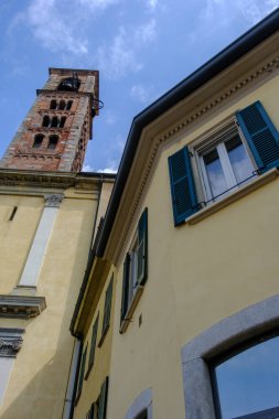 Carate Brianza 'nın eski binaları, Lombardy, İtalya, SS Ambrogio e Simpliciano kilisesi yakınlarında.