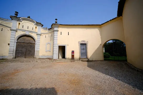 Ozzero, Milan, Lombardy, İtalya 'nın tarihi kalesi