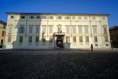 İtalya, Piedmont, Alessandria 'daki Giovanni XIII meydanında Konservatuar Antonio Vivaldi' ye ev sahipliği yapan tarihi saray