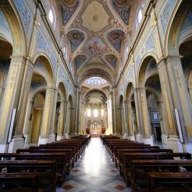 Alessandria, Piedmont, İtalya 'da Azizler Pietro ve Marco' nun tarihi katedrali.