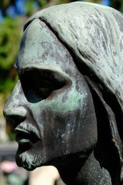 Cimitero Monumentale olarak bilinen tarihi mezarlık, Milan, Lombardy, İtalya: bir mezar