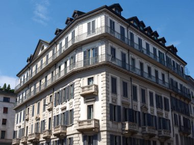 Senato üzerinden eski bir bina Milano, Lombardy, İtalya