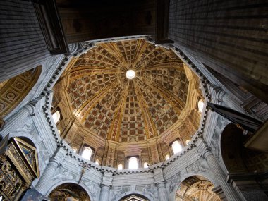 Milano, Lombardiya, İtalya 'daki tarihi Santa Maria della Passione Kilisesi' nin içi Müzik Konservatuarı Giuseppe Verdi yakınlarında.