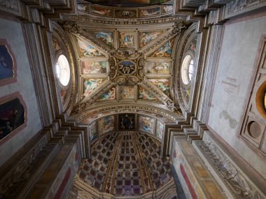 Milano, Lombardiya, İtalya 'daki tarihi Santa Maria della Passione Kilisesi' nin içi Müzik Konservatuarı Giuseppe Verdi yakınlarında.