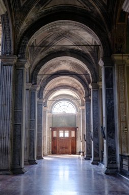 İtalya, Milano 'daki Santa Maria della Passione Kilisesi' nin içinde.