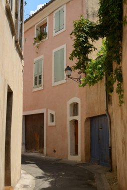 Apt (Vaucluse, Provence-Alpes-Cote d'Azur, Fransa): tipik eski sokak