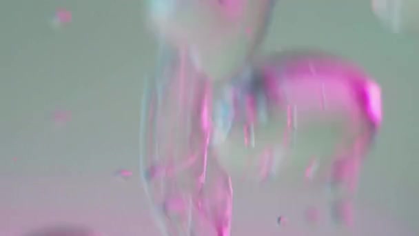 Bolhas Água Coloridas Oxigénio Aqua Neon Rosa Azul Transparente Sabão — Vídeo de Stock