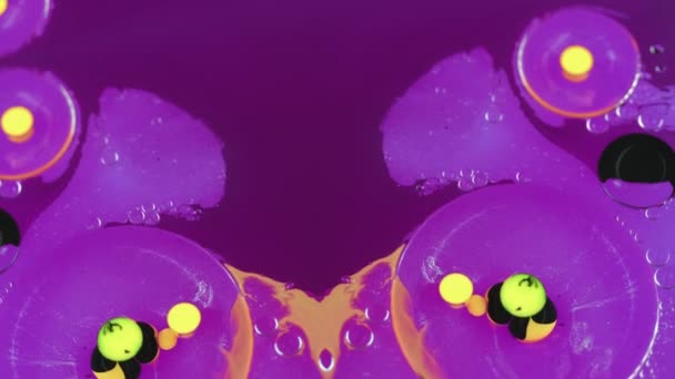 Soyut Arkaplan Sıvı Karışımı Renkli Akrilik Kabarcıklar Neon Parıltısı Dokusu — Stok video
