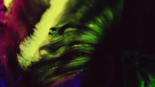 インク波 水の流れを塗る ブルーグリーンイエローピンクブラックカラー液体染料広がりモーション粒子テクスチャアート抽象背景 — ストック動画