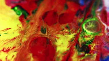 Boya karışımı. Mürekkep su kabarcıkları. Odaklanmamış parlak kırmızı yeşil renk parlak ıslak doku sıvı karışımı soyut sanat arkaplanı.