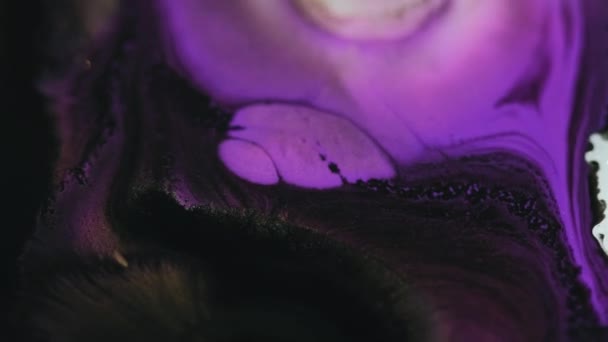 Mezcla Pintura Arte Fluido Agua Tinta Desenfoque Púrpura Negro Gradiente — Vídeos de Stock