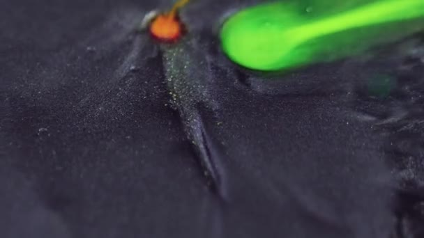 Abstracte Achtergrond Vloeibare Verfmix Inktvlek Kunst Helder Groen Oranje Morst — Stockvideo