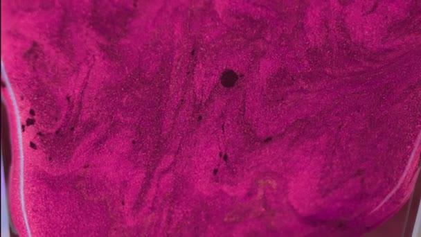 Boya Dökülmüş Parıldayan Sıvı Dalga Odaklanmamış Parlak Morumsu Pembe Renkli — Stok video