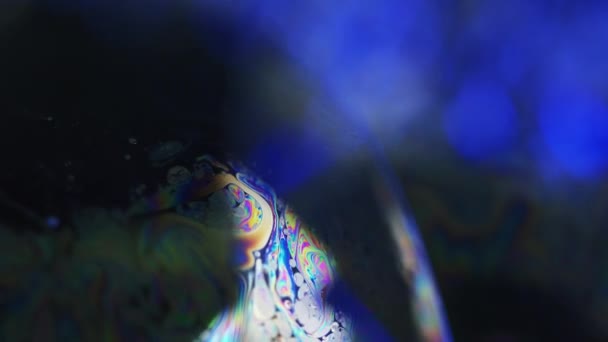 Soap Bubble Liquid Crystal Psychedelic Foam Defocused Blue Yellow Pink — Stock Video