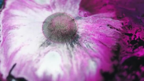 油漆飞溅 墨水掉了脱色粉红 黑色液体飞溅混合波启动器运动粒子纹理抽象背景 — 图库视频影像