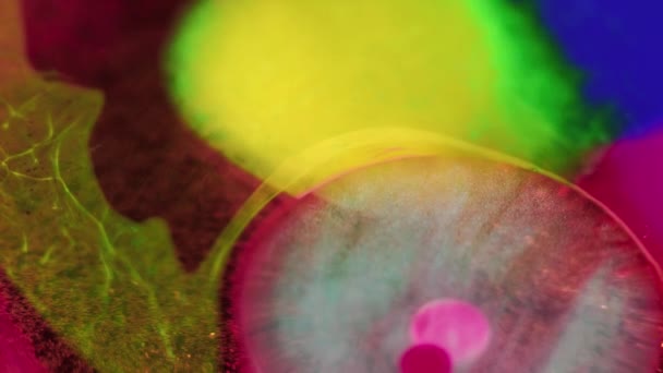 Olieblob Glitter Inkt Water Kleur Mist Defocused Neon Roze Groen — Stockvideo