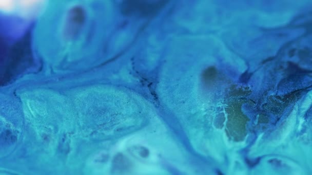 Glitzernde Flüssige Textur Farbspritzer Defokussierte Blaue Farbe Schimmernde Partikel Acrylfarbe — Stockvideo