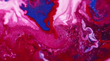 Soyut arkaplan. Sıvı pigmenti. Renkli akış. Kırmızı mavi pembe mürekkep parlatıcı parçacıkları düz doku akışı makro modayı oluşturur.