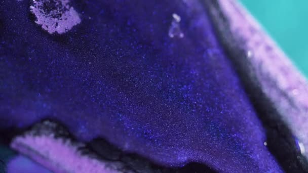 Textura Brillante Flujo Purpurina Húmeda Desenfocado Azul Violeta Negro Color — Vídeos de Stock