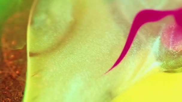 Wasser Bemalen Farbe Ölblase Defokussiert Neon Gelb Gold Rosa Tinte — Stockvideo