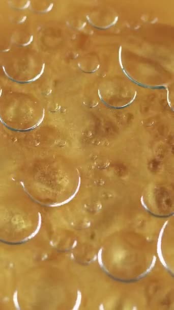Κάθετο Βίντεο Αφηρημένο Φόντο Λαμπερό Υγρό Μελάνι Bubbles Επιφάνεια Σφαίρες — Αρχείο Βίντεο