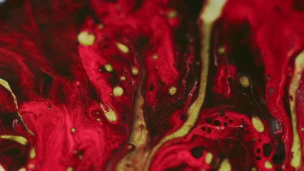 Yağlı Sıvı Damlası Mürekkep Döküldü Odaklanmamış Kırmızı Altın Rengi Köpüklü — Stok video