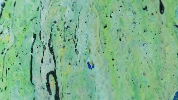 Abstrakt Bakgrund Vätskeblandning Färgglad Akrylkonst Grönt Blått Gult Svart Glitter — Stockvideo