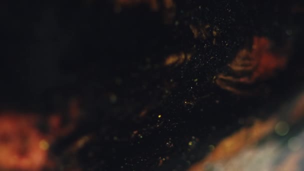 Блискуча Рідина Потік Чорнила Води Дефокусований Золотистий Чорно Білий Колір — стокове відео
