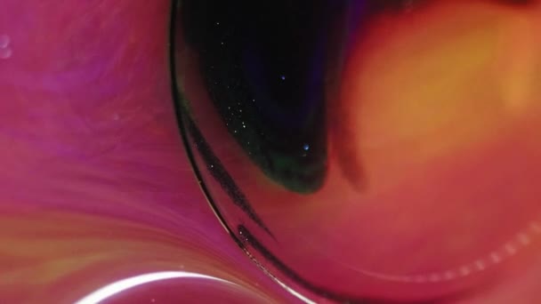 Fundo Abstrato Mistura Líquida Bolhas Acrílicas Coloridas Neon Violeta Brilho — Vídeo de Stock