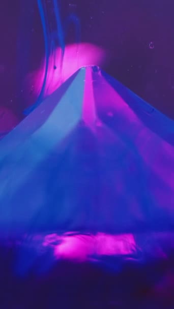 Vertikales Video Tinte Wasser Hintergrund Farbe Rauch Nebelkunst Neonblau Glatte — Stockvideo