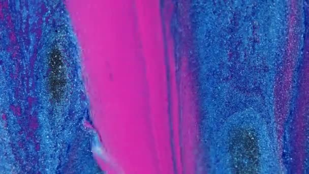 Wyciek Tuszu Błyszcząca Mieszanka Farb Defocus Różowy Niebieski Kolor Musujące — Wideo stockowe