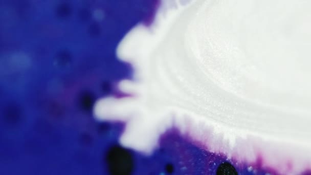 Inkt Achtergrond Kleurvloeistofmix Glittergolf Boeiende Hypnotiserende Macro Abstract Design Helderblauwe — Stockvideo