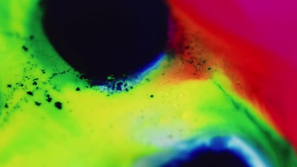 Een Inktdruppel Verf Waterstroom Gedeocaliseerde Heldere Neon Groene Magenta Roze — Stockvideo