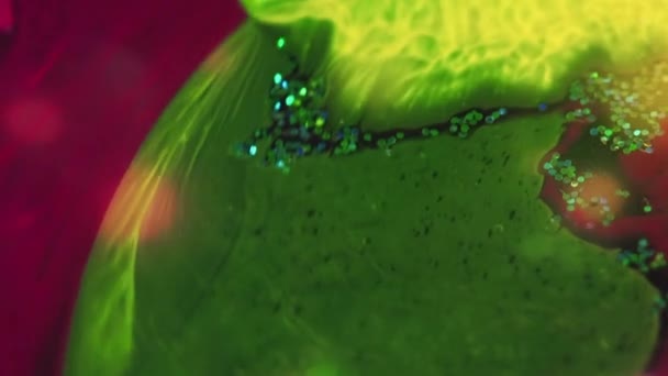 Neonvätskevåg Måla Blandat Vatten Levande Glödande Grön Gul Rosa Färg — Stockvideo