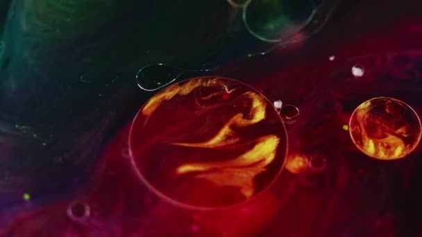 Redemoinho Água Com Tinta Bolhas Óleo Névoa Cor Planeta Cosmos — Vídeo de Stock
