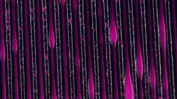 Skimrande Vätskedropp Måla Droppe Glitterlack Oskärpa Neon Lila Rosa Färg — Stockvideo