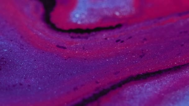 Parıltılı Boya Döküldü Mürekkep Dalgası Bulanık Neon Mavisi Mor Parlak — Stok video