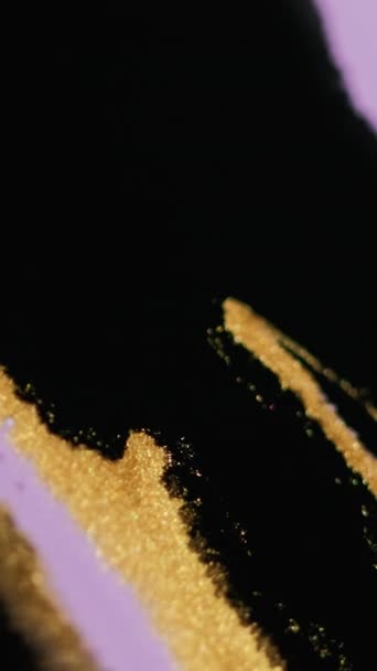 Вертикальне Відео Розливання Чорнила Потік Рідини Розкішна Текстура Золотий Чорно — стокове відео