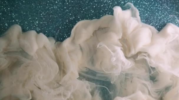 Humo Fluido Pintura Agua Salpicada Pastel Beige Color Blanco Seda — Vídeo de stock