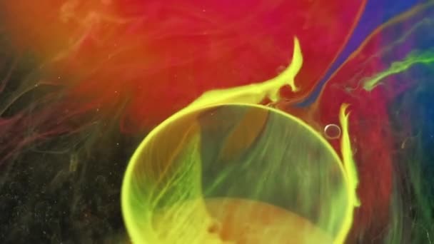 Kabut Warna Gelembung Air Tinta Defocus Kuning Cerah Asap Biru — Stok Video