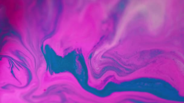 油漆混合 摘要背景 流线型魔法模糊的粉红蓝色白色丙烯酸质感油墨混合传播催眠流创意艺术 — 图库视频影像